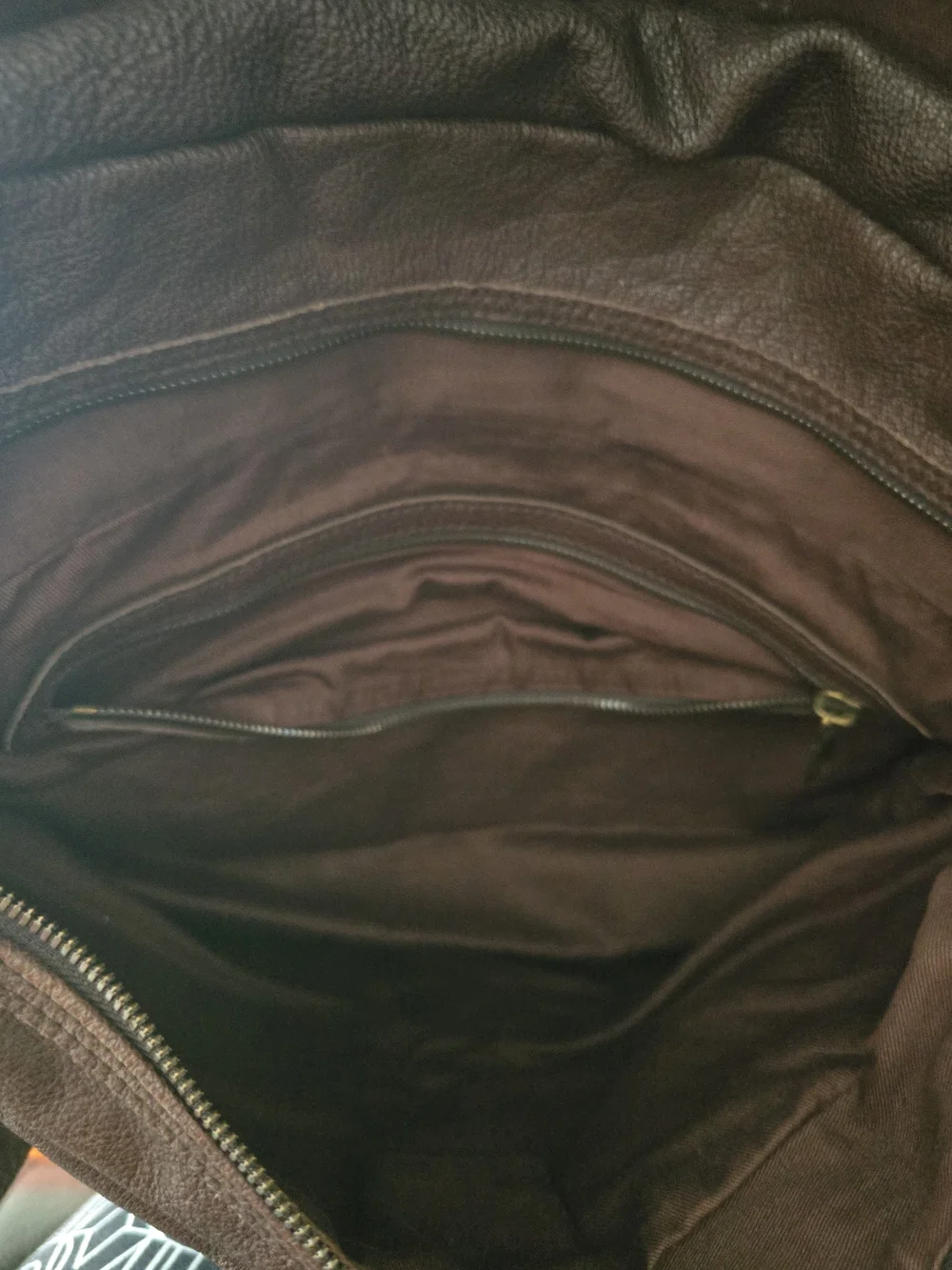 Hunting World Men's Brown Leather Messenger Bag